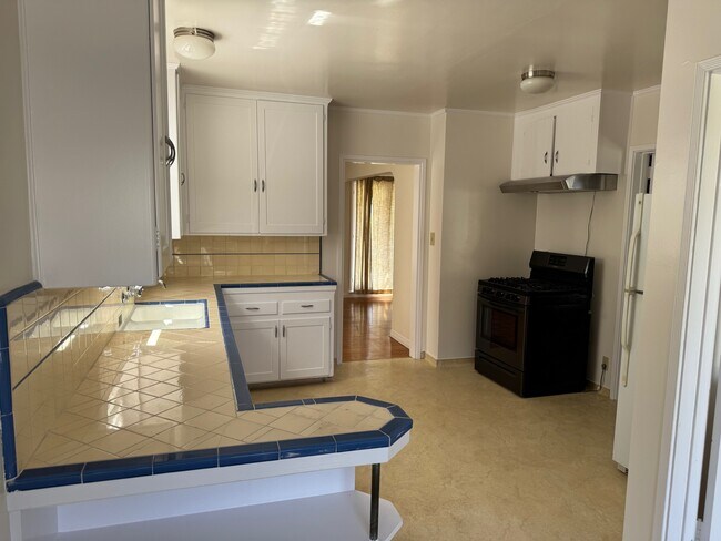 Kitchen - 2411 22nd St