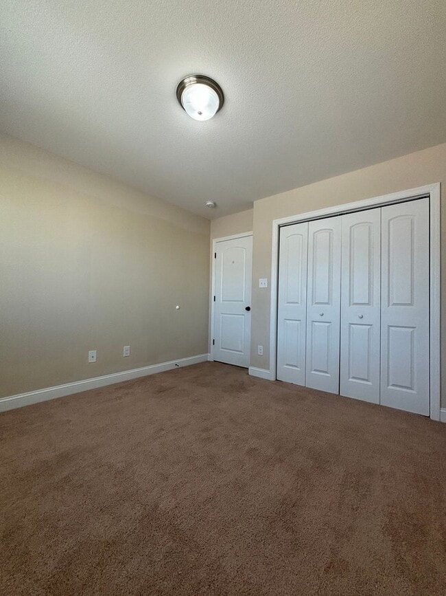 Building Photo - Sensational on Sundown