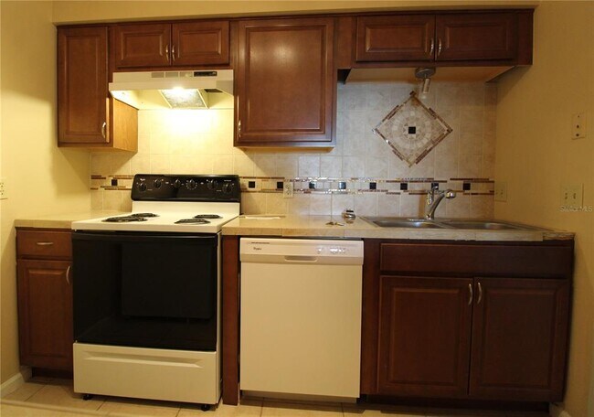 Building Photo - 5509 Fountain Lake Cir