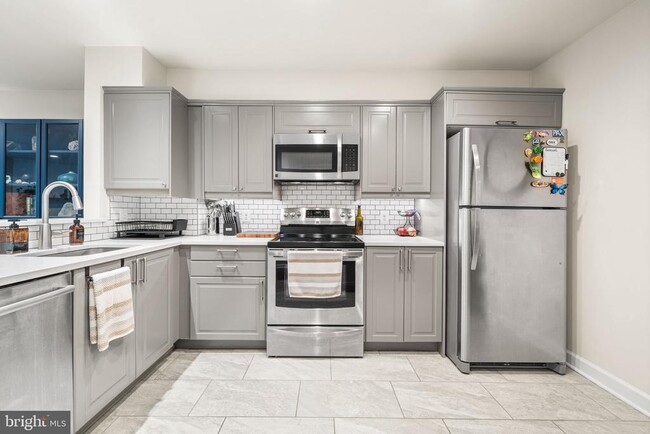 Building Photo - 907 S Rolfe St