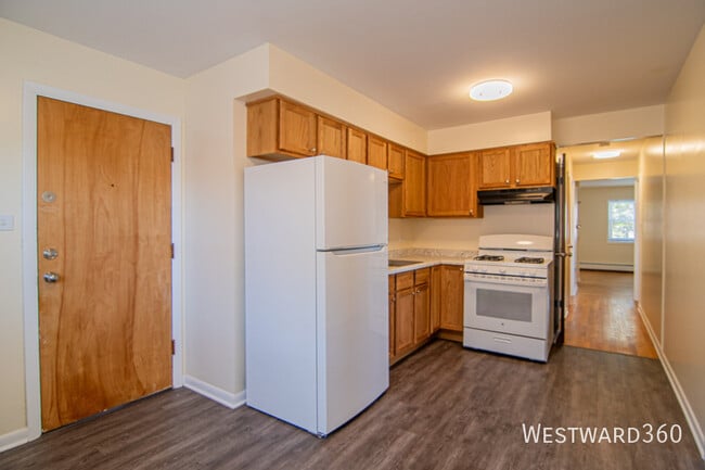Building Photo - 9654 Golf Terrace
