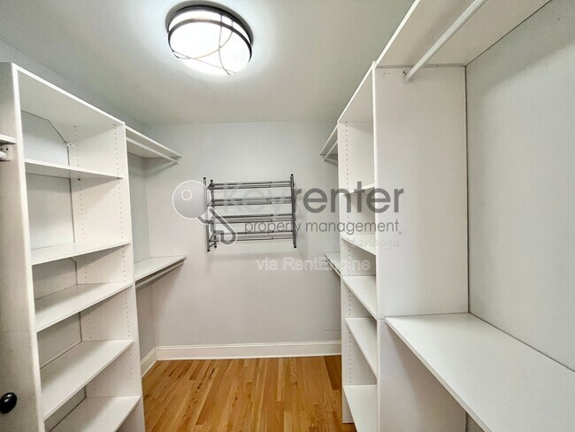 Building Photo - 1216 Hanover St