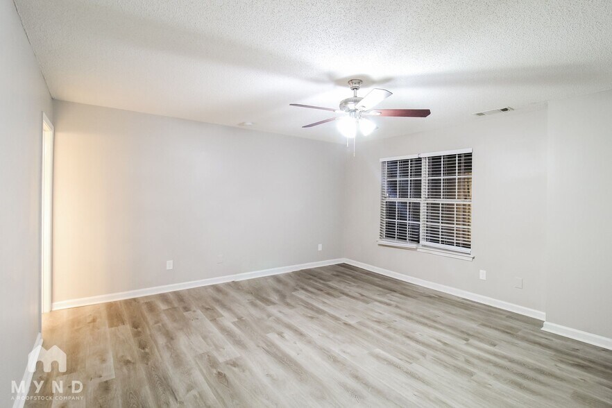 Building Photo - 5838 Waggoner Ct