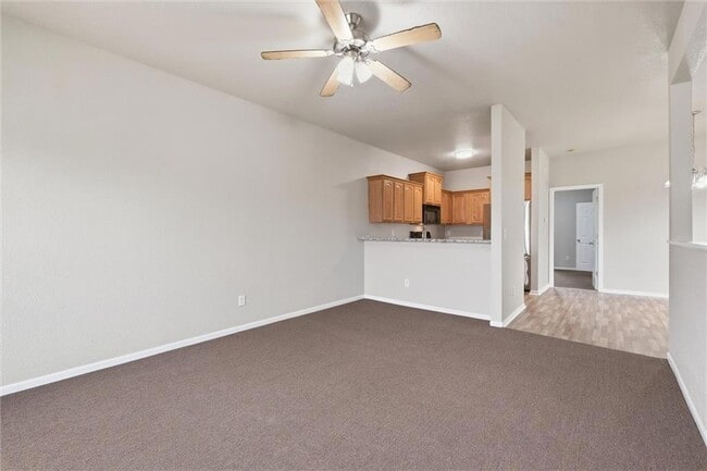 Building Photo - 10337 Parkview Ave