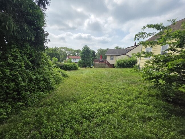 Building Photo - 40 Highview Dr