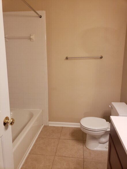 2nd floor - Full Bath - 8231 Hempshire Pl