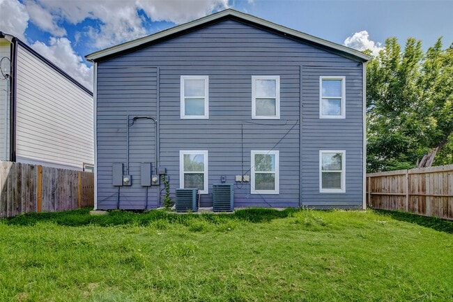Building Photo - 4014 Dreyfus St