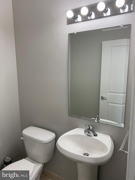 Building Photo - 901 N Penn St