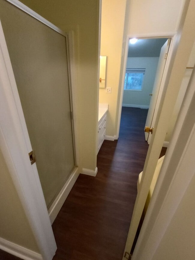 Building Photo - 3 Bed Charming Updated Home Silver Springs