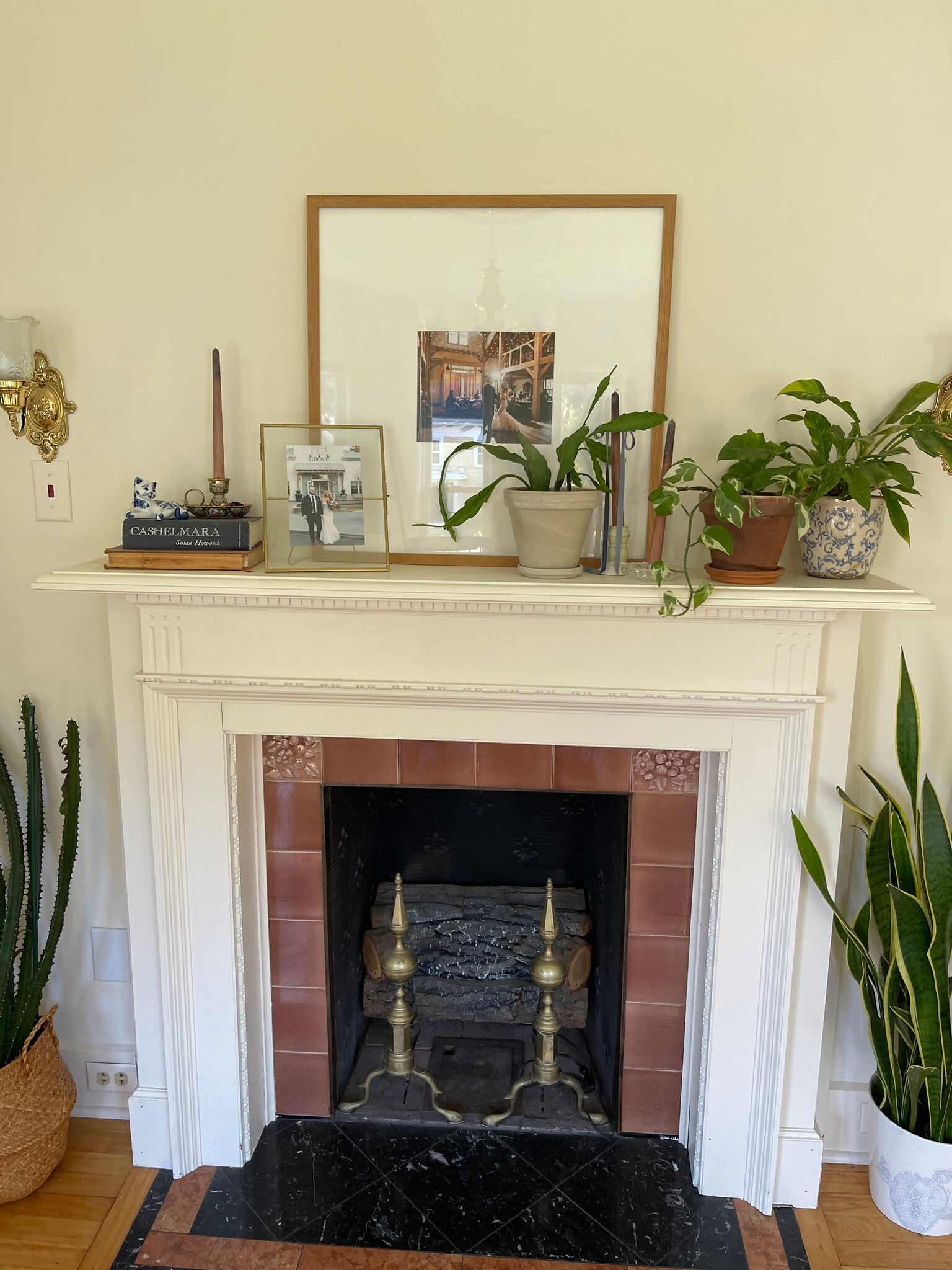 Fireplace- electric - 256 Main St