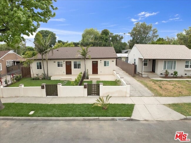 Building Photo - 6915 Encino Ave