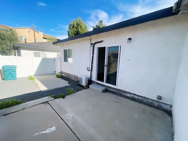 Building Photo - Circle City Dr