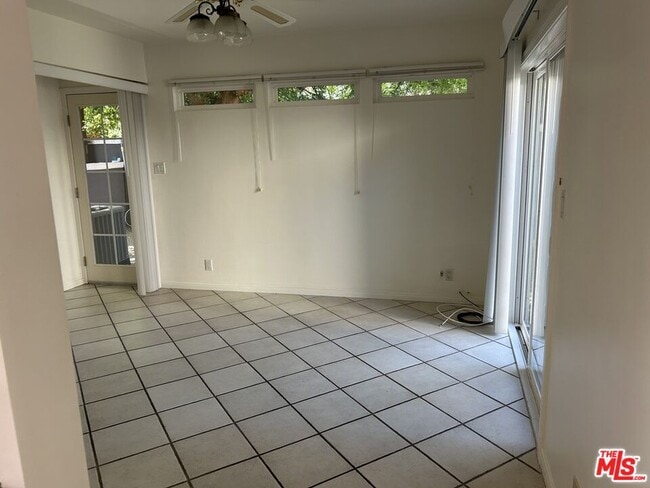 Building Photo - 5355 Rhea Ave