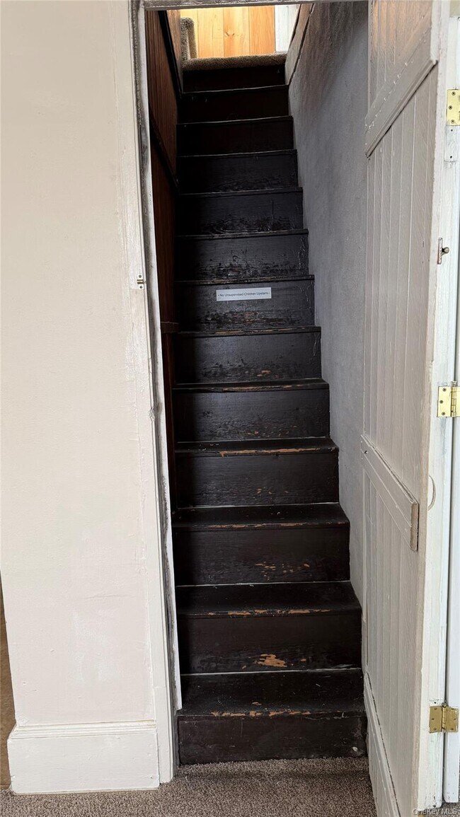 Building Photo - 64 Anstice St