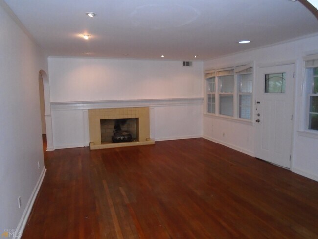 Building Photo - 1365 Scott Blvd