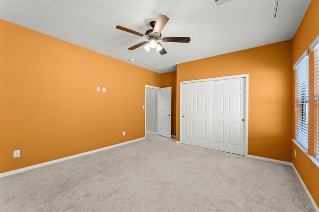 Building Photo - 5531 Drumlin Field Way