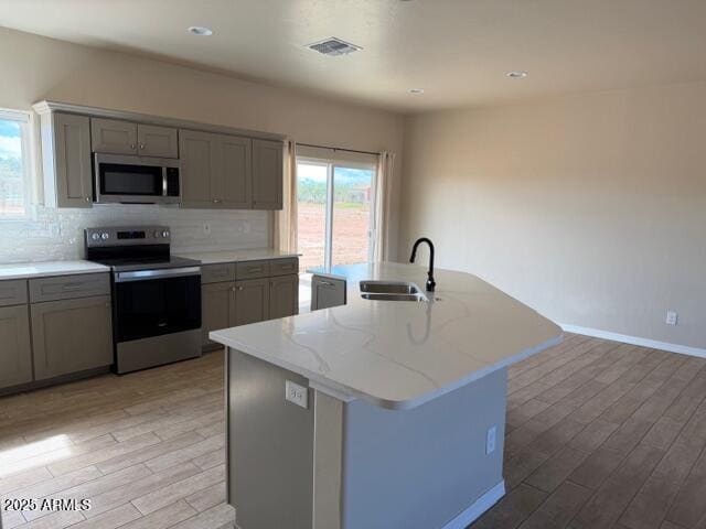 Building Photo - 408 E Birch St