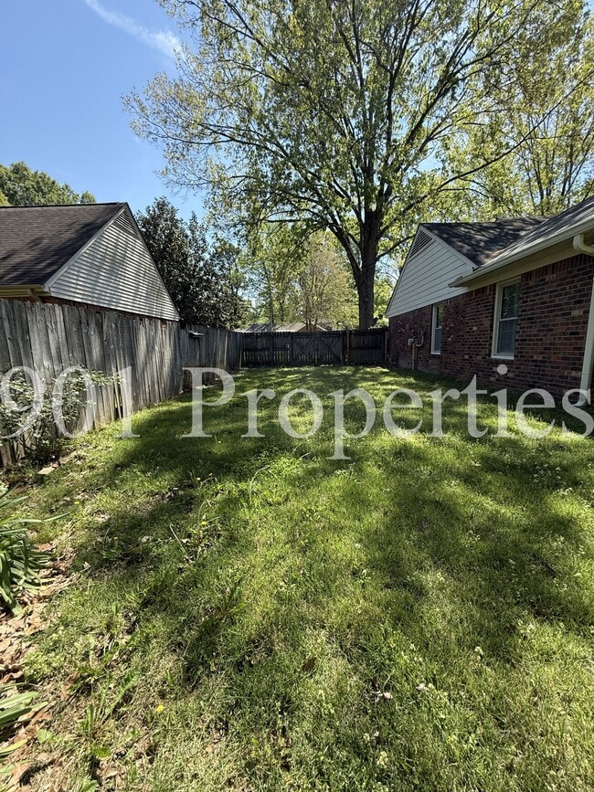 Building Photo - 7120 Toro Cove