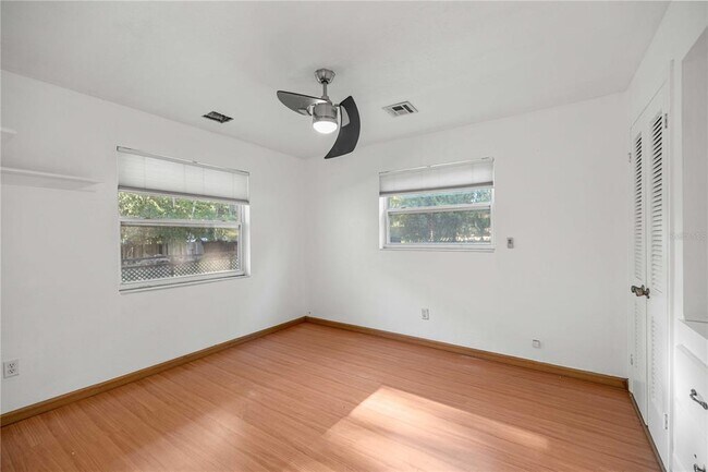 Building Photo - 3821 SW 7th Avenue Rd