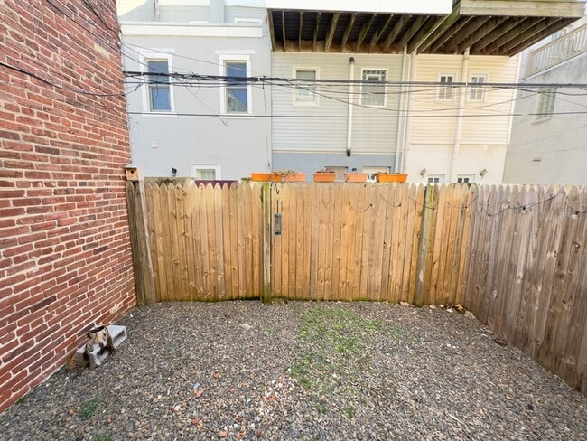 Building Photo - 1832-34 Callowhill St