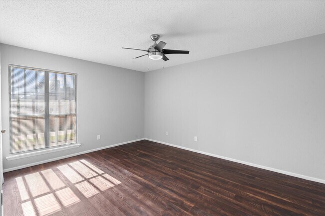 Building Photo - 7714 Renwick Dr