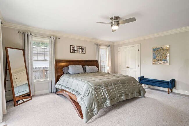 Building Photo - Charming St. Matthews Ranch