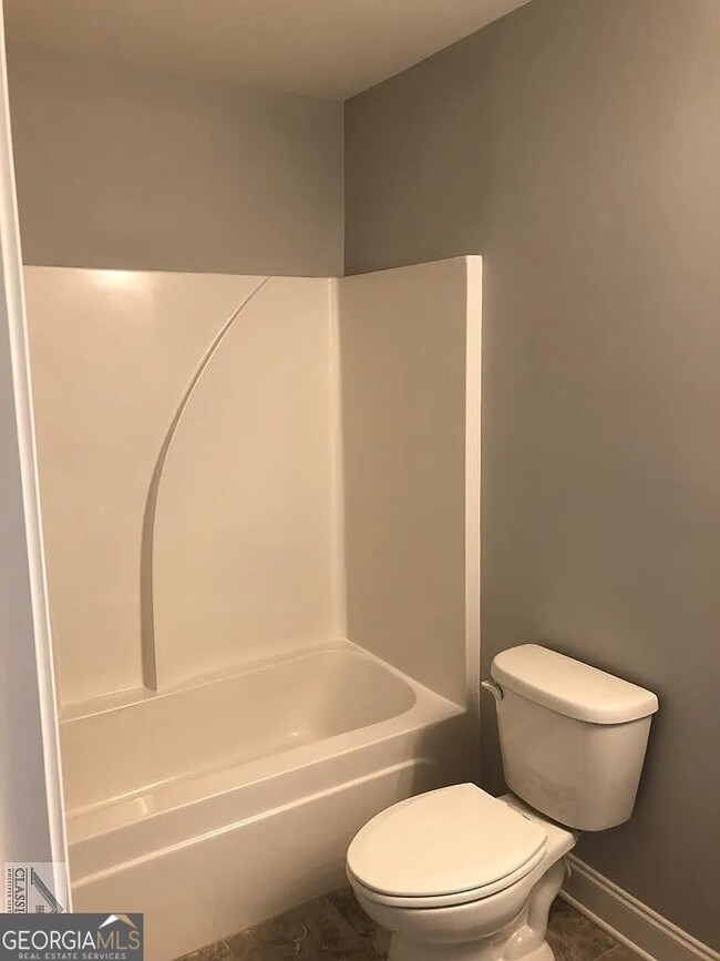 Building Photo - 1350 Binghampton Cir