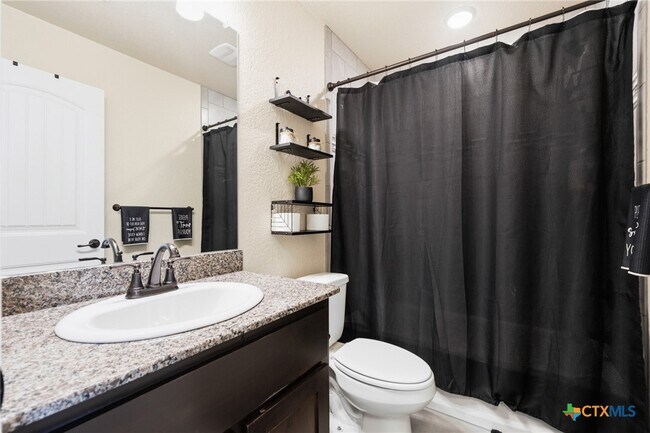 Building Photo - 2509 Meadow Lark Dr