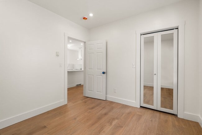 Building Photo - 31 Wardwell Ave