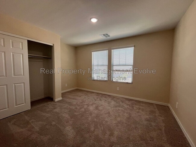 Building Photo - 4617 S 108th Ave