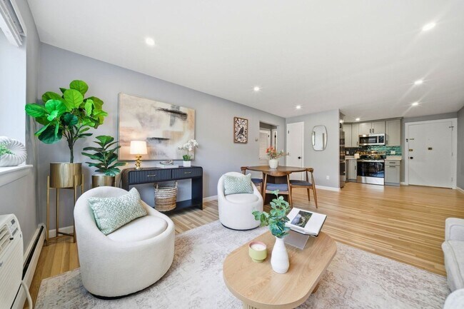 Building Photo - 8 Radcliffe Rd