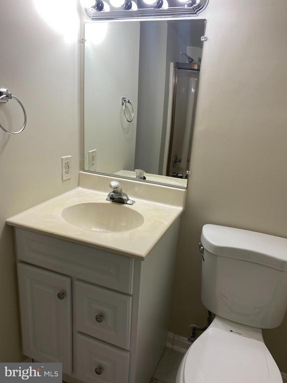 Building Photo - 200 Chesterfield Ln