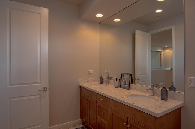 Building Photo - 74500 Xander Ct