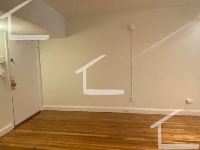 Building Photo - Spacious Studio Coming Available