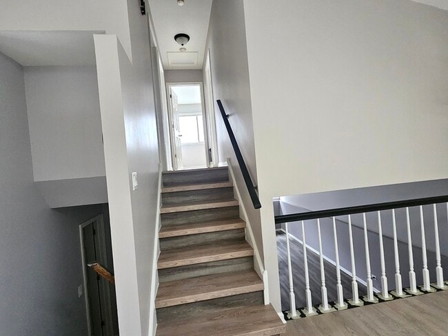 Building Photo - 1149 N Cardinal Dr