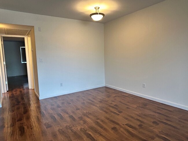 Building Photo - 2 Bed | 2 Bath Condo in Gated Phoenix Community