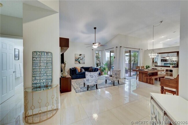 Building Photo - 8171 Hampton Wood Dr