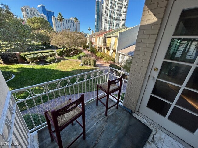 Building Photo - 596 Tam O Shanter