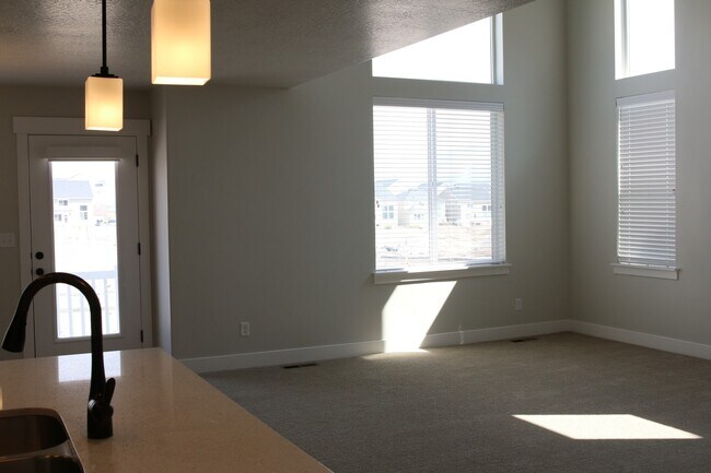 Building Photo - Lovely home for rent in Lehi, UT.
