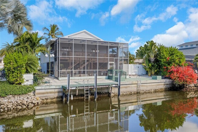 Building Photo - 2700 Gulfview Dr