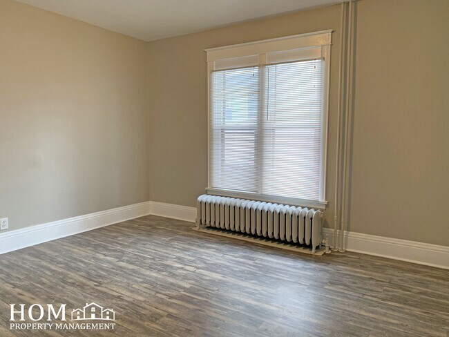 Building Photo - 431 N 5th St