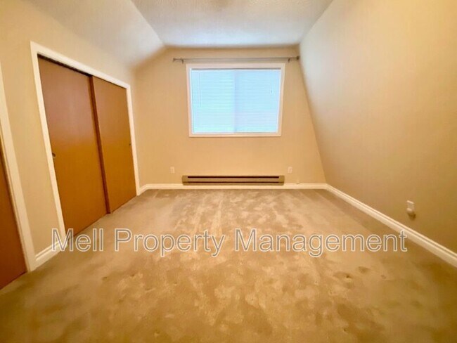 Building Photo - 2370 E Phillips Lake Loop Rd