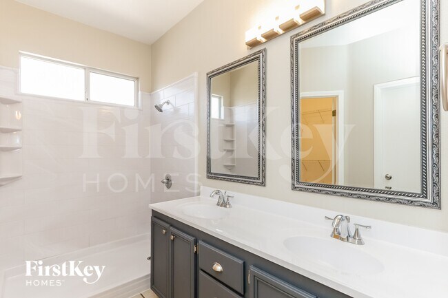 Building Photo - 812 New Season Ct