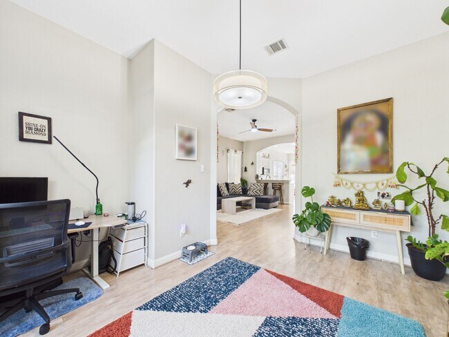 Building Photo - Charming Single-Story Retreat with Designer Finishes in South Austin