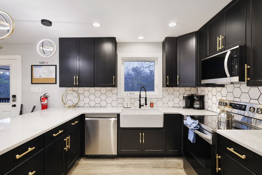 Building Photo - 126 Petrarch Trail