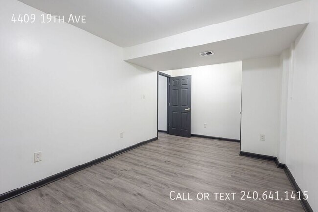 Building Photo - 4409 19th Ave