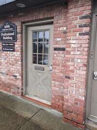 Building Photo - 606 California Ave