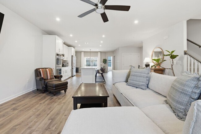 Building Photo - Experience upscale living in one of Ashburn’s most desirable communities.