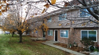 Exterior Entrances - Stoneside Apartments