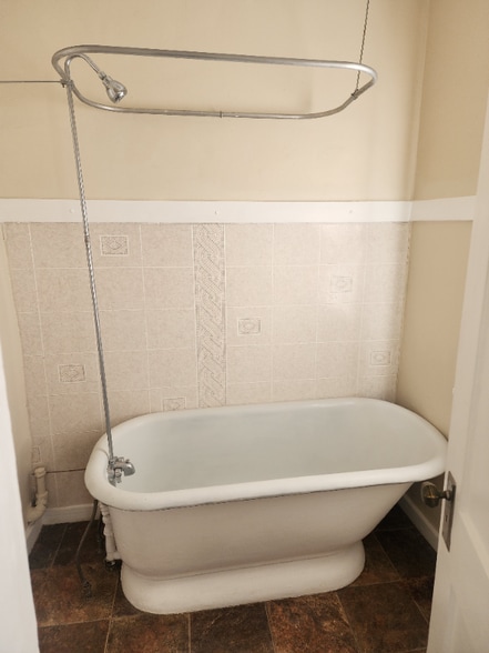 Building Photo - 1820 Montana Ave